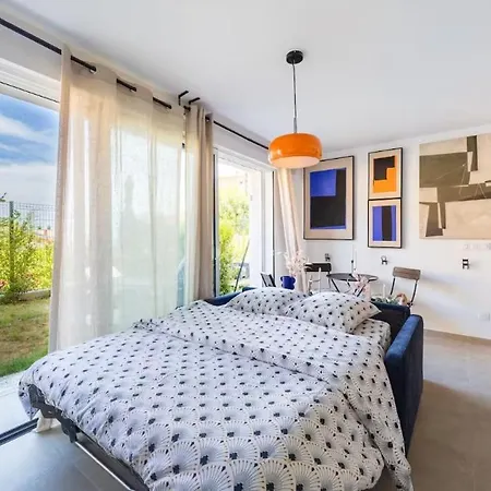 Beautiful Large In Appartement